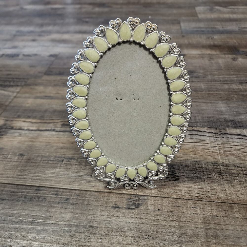 Enameled oval picture frame HH